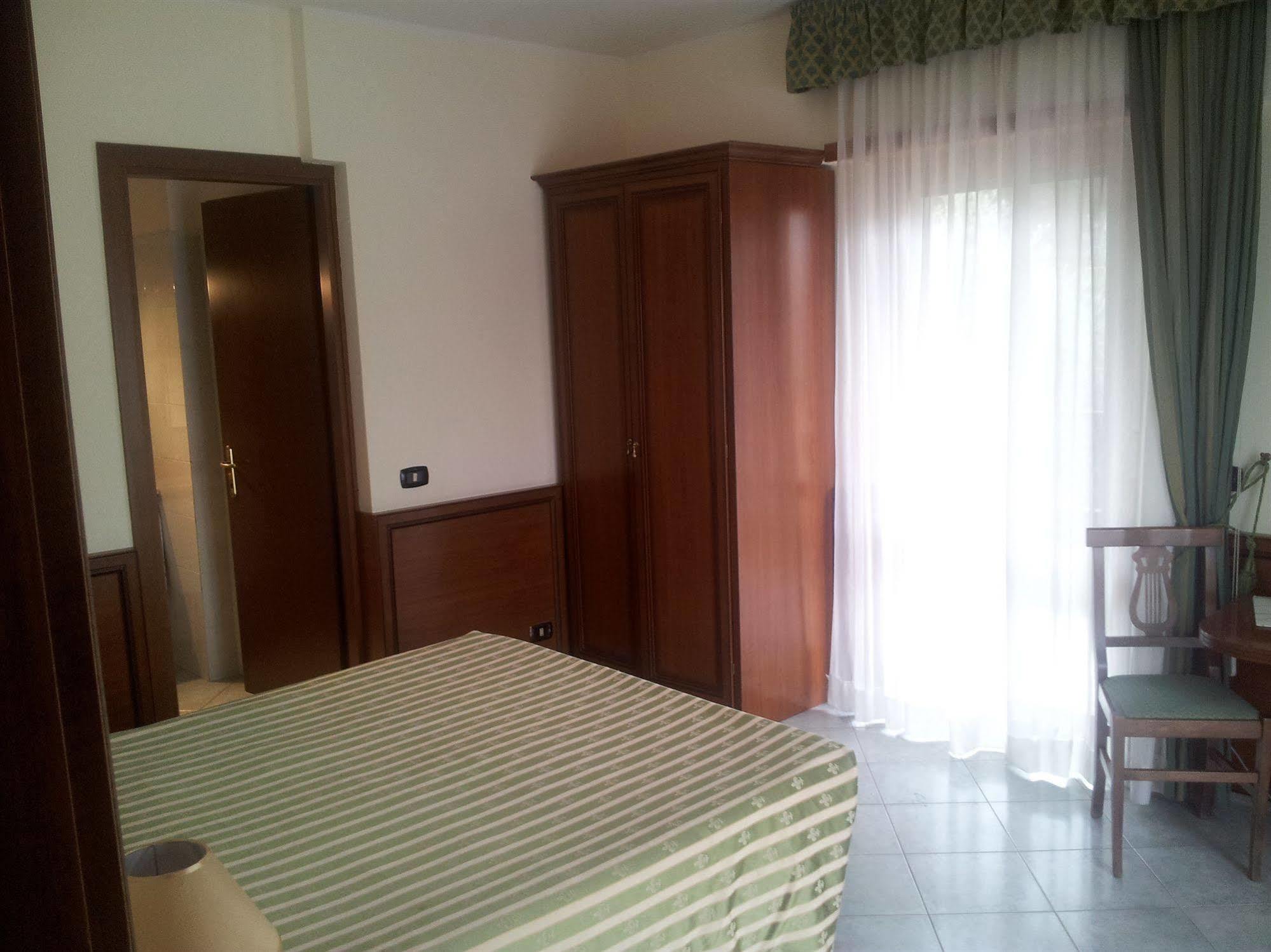 Hotel Octavia Рим Екстериор снимка