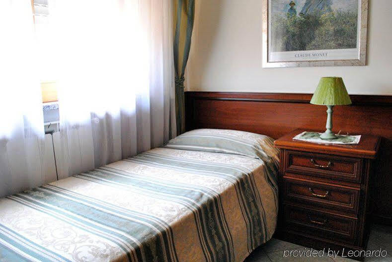 Hotel Octavia Рим Екстериор снимка
